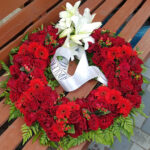 coroana-funerara-trandafiri-rosii-55-60-cm2230.jpg